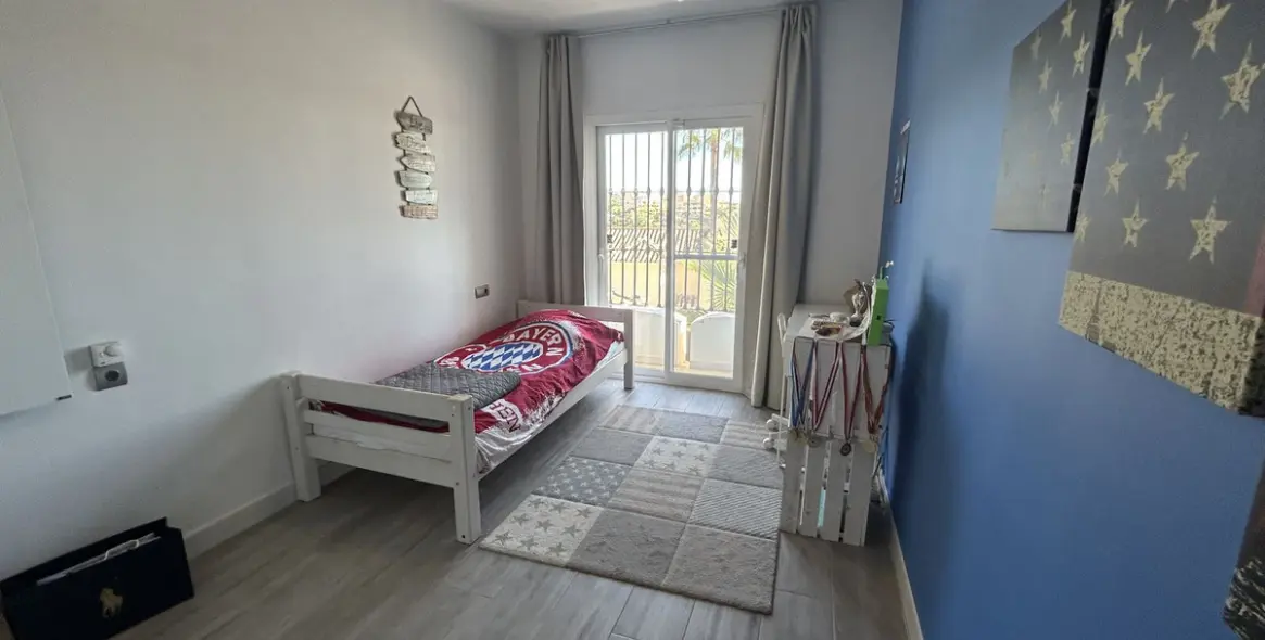 Продажа  отдельно стоящей виллы в Marbella East (район Elviria) 18