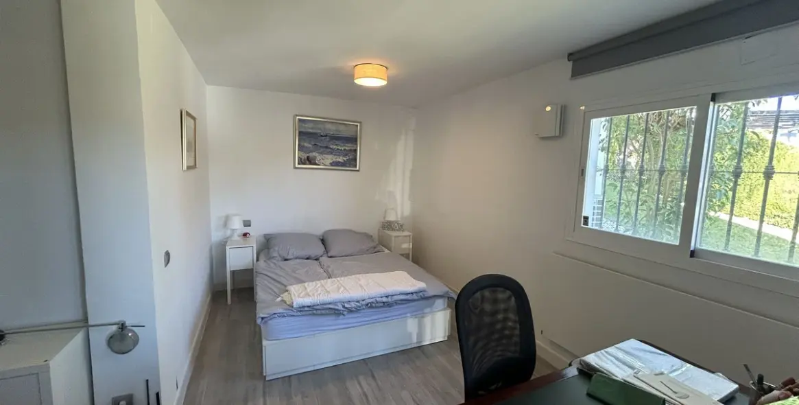 Продажа  отдельно стоящей виллы в Marbella East (район Elviria) 19