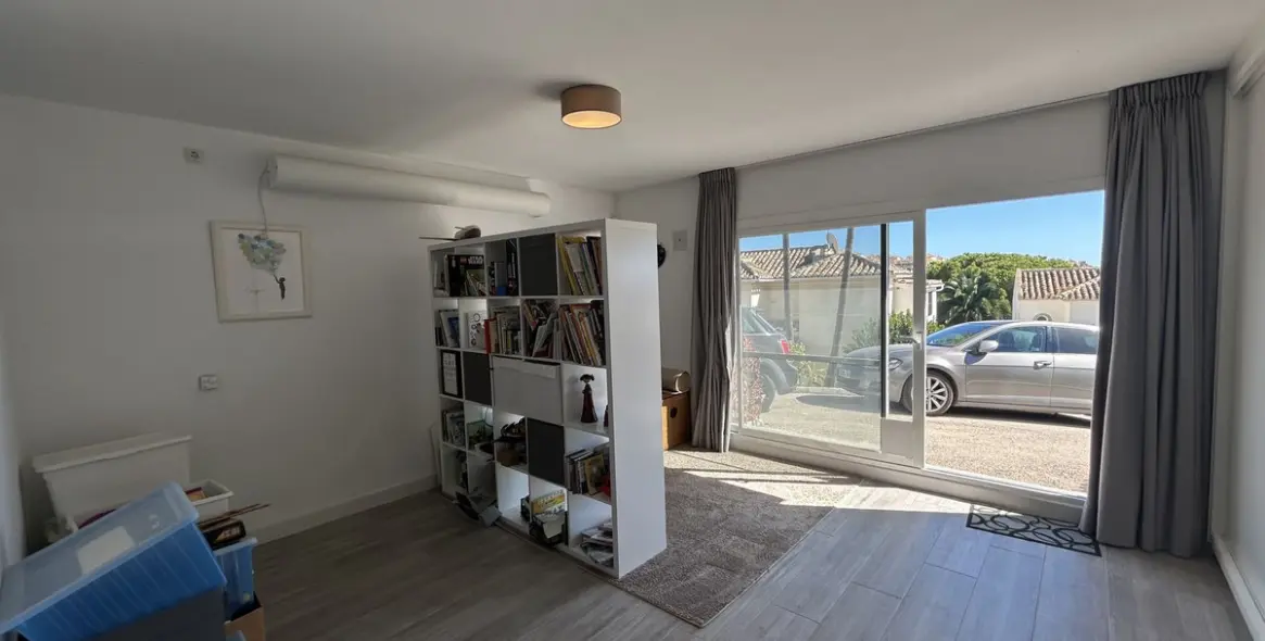 Sale of detached villa in Elviria 22