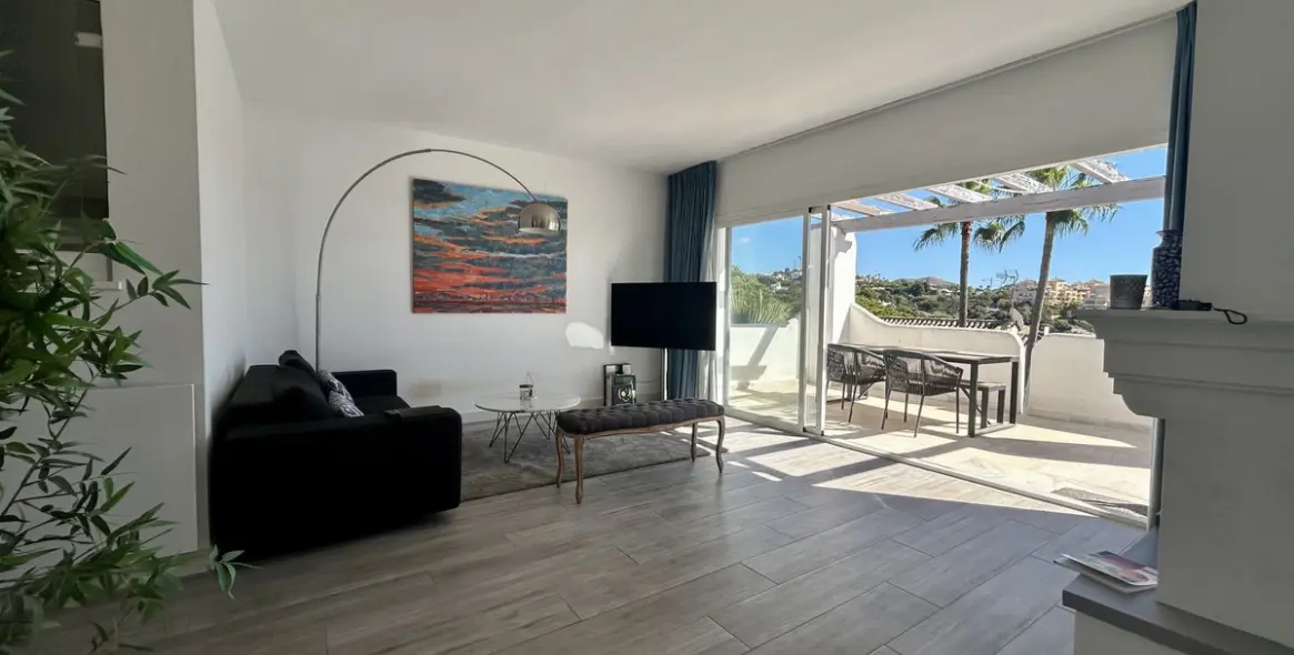 Sale of detached villa in Elviria 24