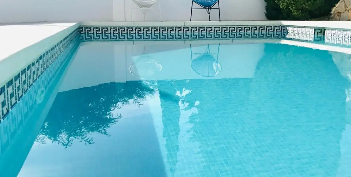 Sale of detached villa in Elviria 34