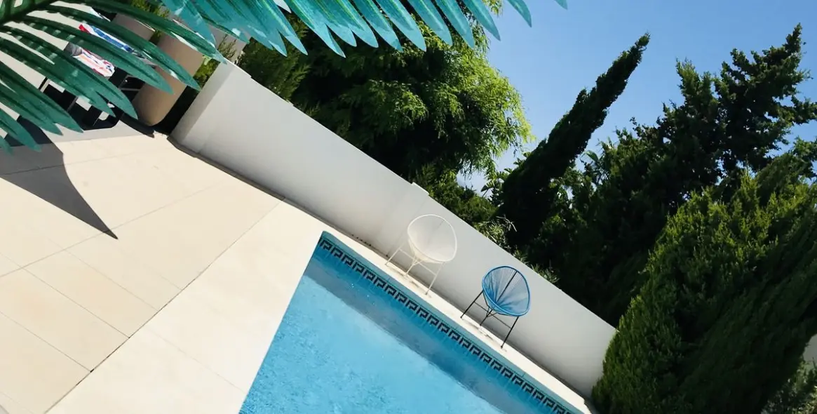 Sale of detached villa in Elviria 35