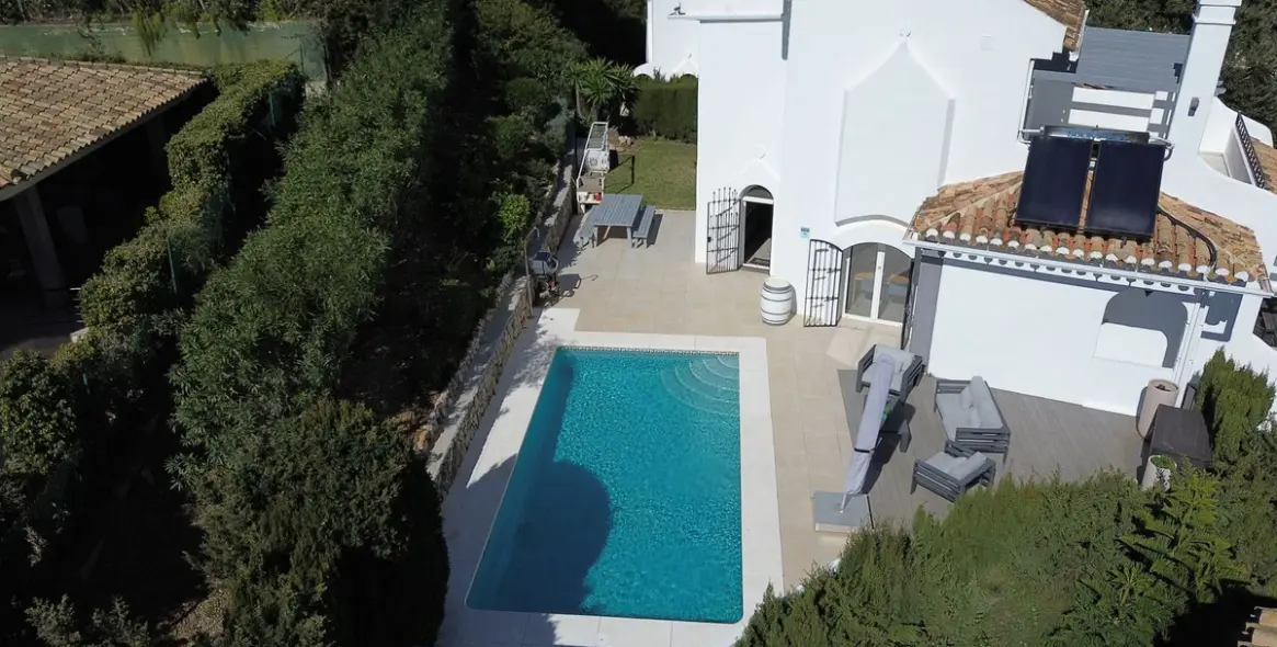 Sale of detached villa in Elviria 41