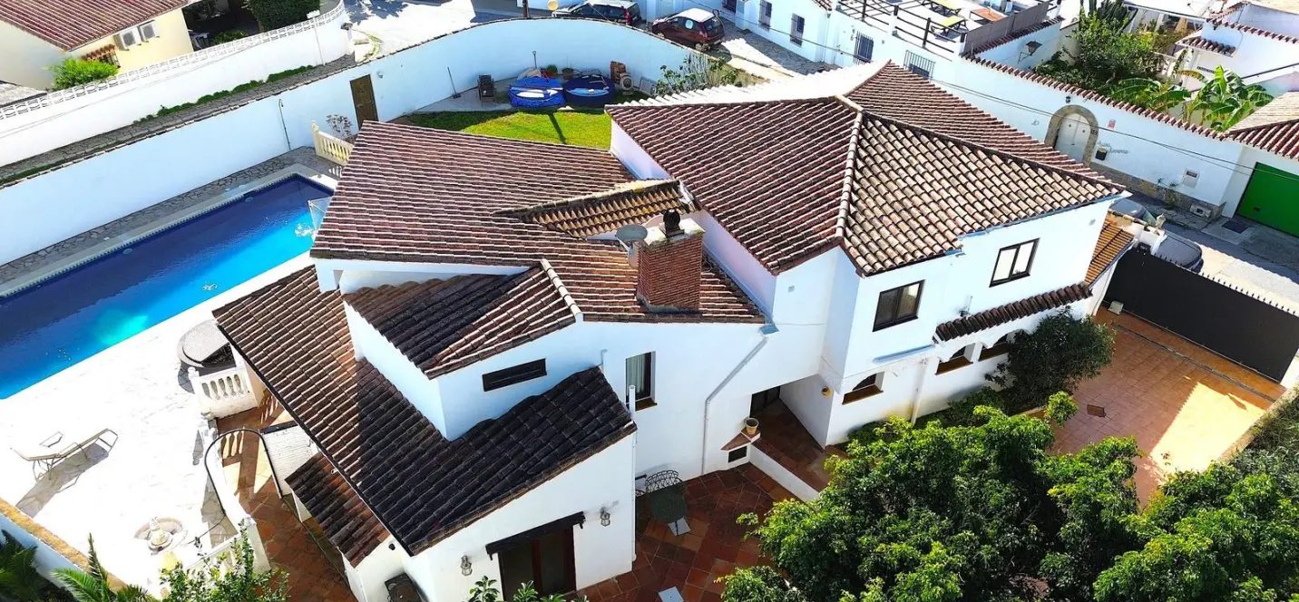 Venta de villa independiente en Estepona 2