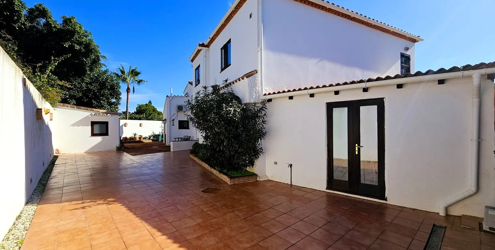 Продажа  отдельно стоящей виллы в Estepona 5