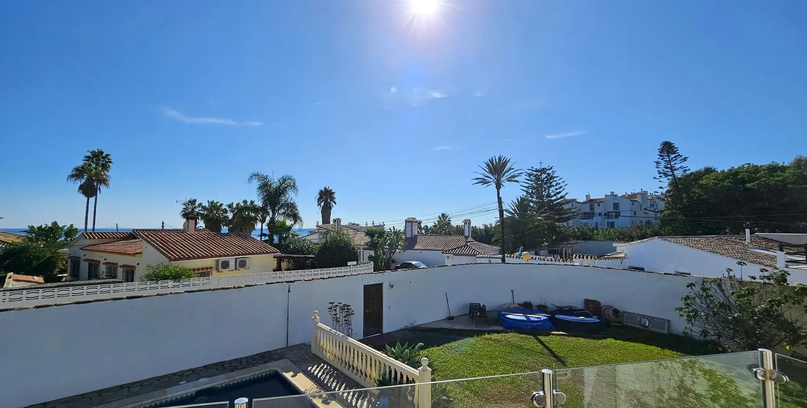 Продажа  отдельно стоящей виллы в Estepona 25