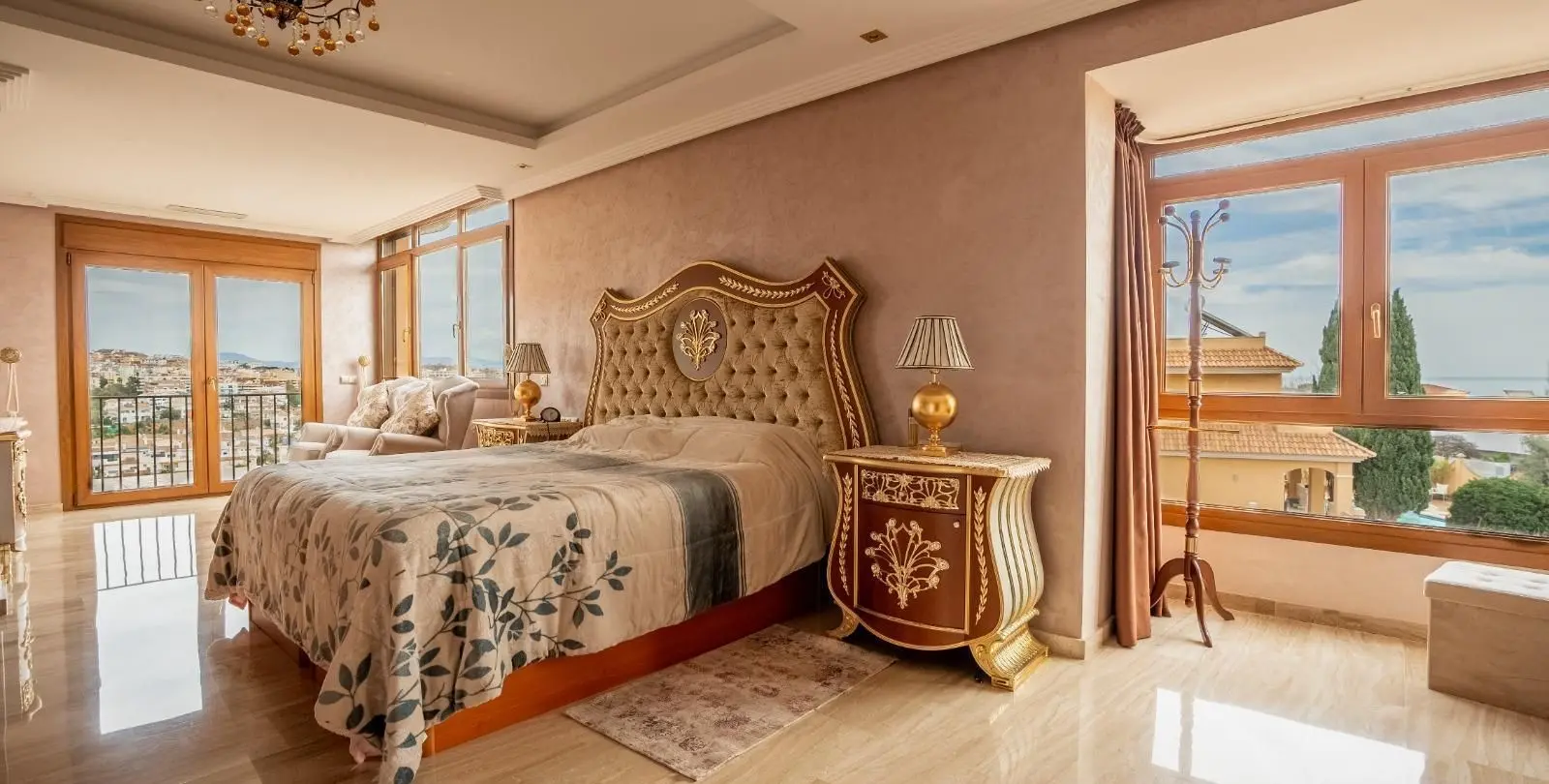 Продажа  отдельно стоящей виллы в Benalmadena Costa 2