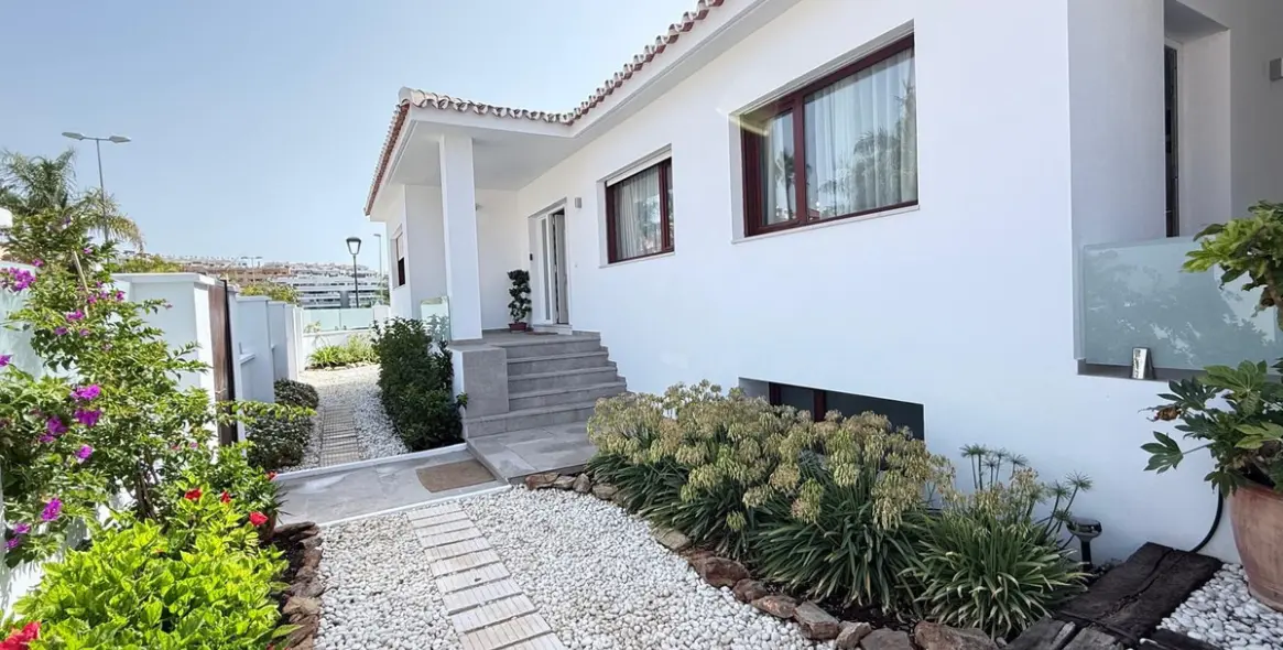 Sale of detached villa in La Cala de Mijas 1