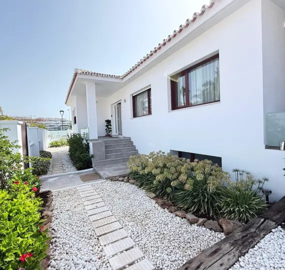 Sale of detached villa in La Cala de Mijas