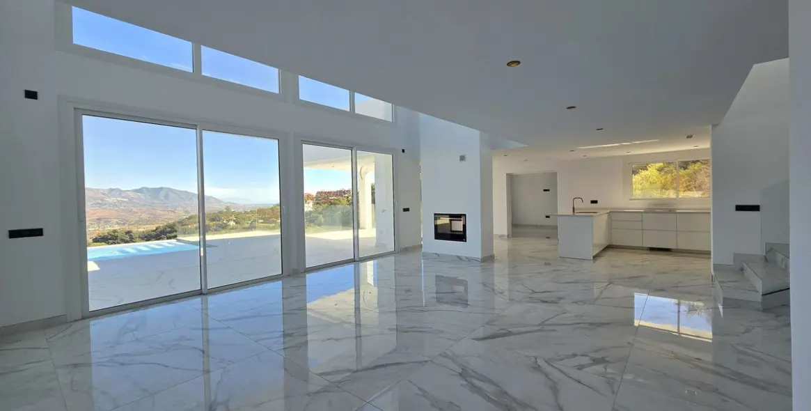 Sale of detached villa in Marbella East (district La Mairena) 2