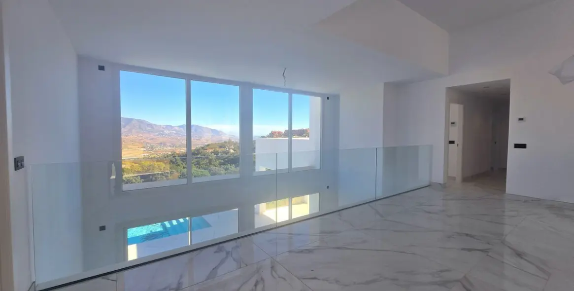 Sale of detached villa in Marbella East (district La Mairena) 3