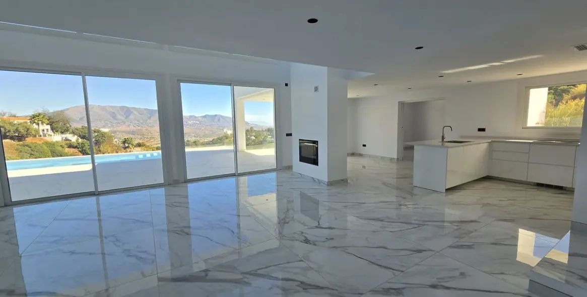 Продажа  отдельно стоящей виллы в La Mairena 29