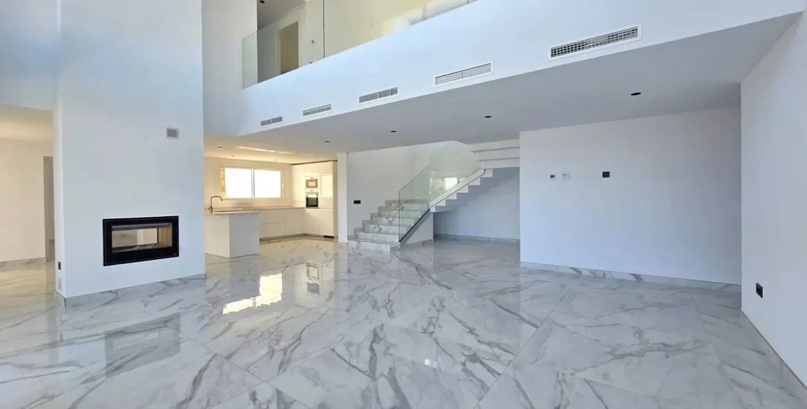 Продажа  отдельно стоящей виллы в La Mairena 34