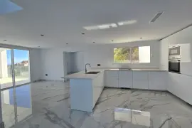 Image 4 thumb