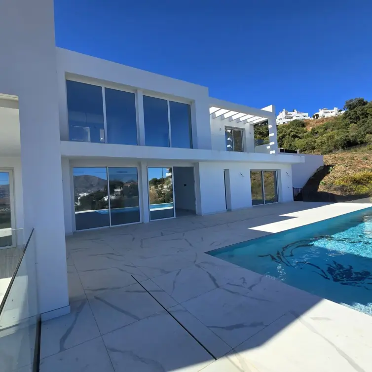 Sale of detached villa in La Mairena