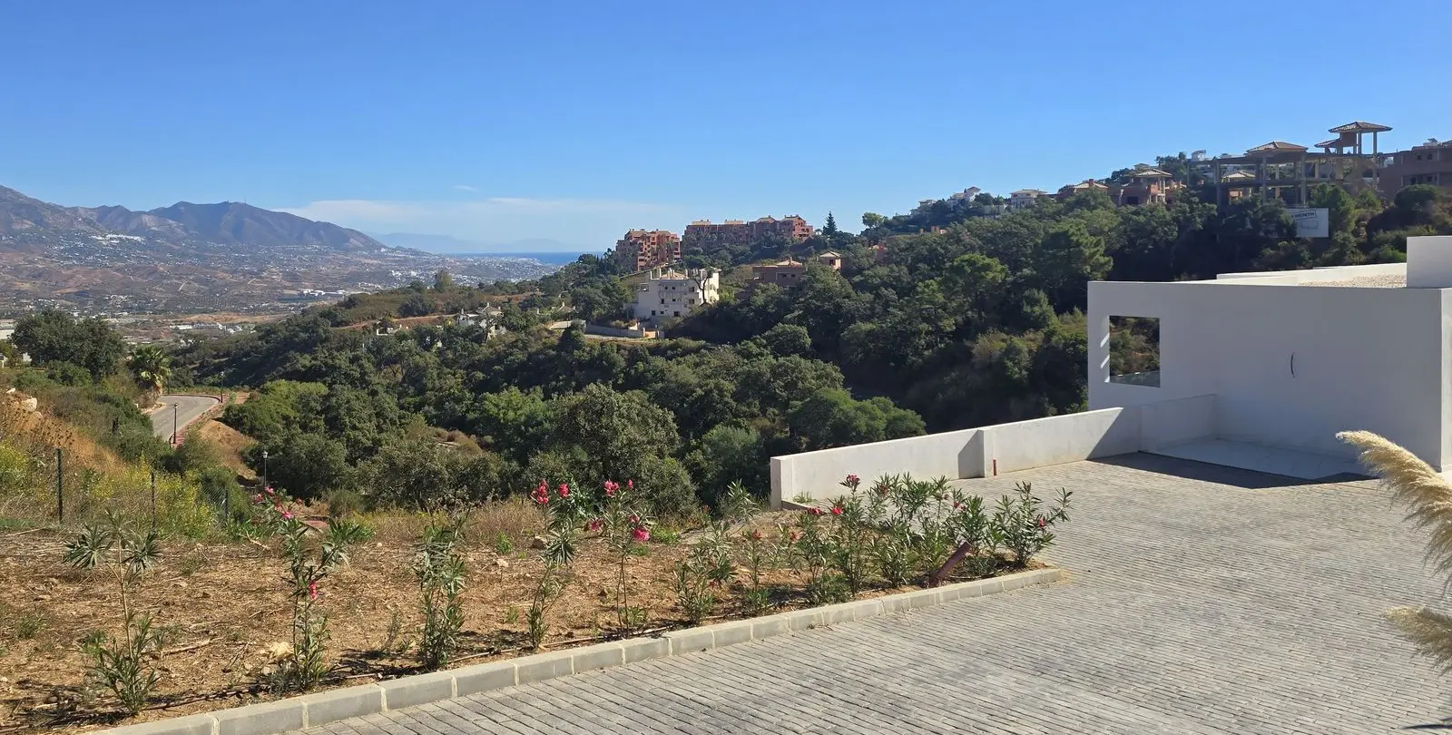 Sale of detached villa in La Mairena 29