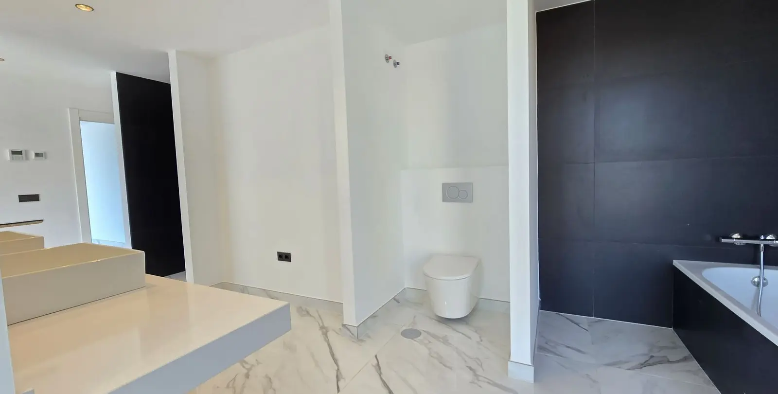 Sale of detached villa in La Mairena 31