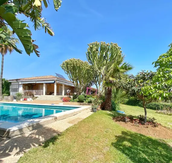 Продажа  отдельно стоящей виллы в Marbella