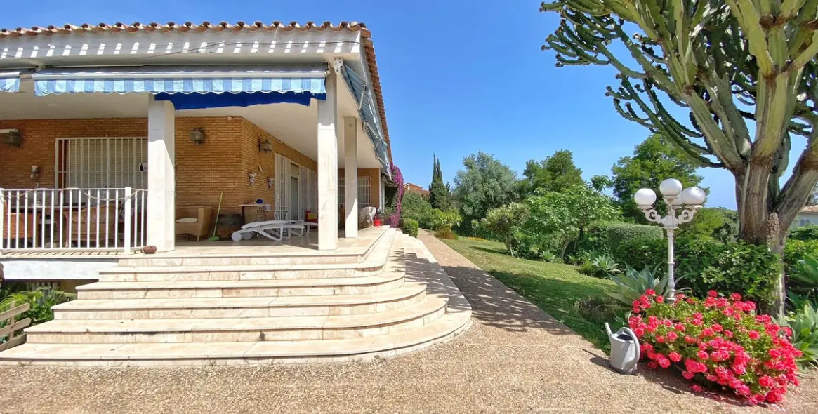 Продажа  отдельно стоящей виллы в Marbella 17