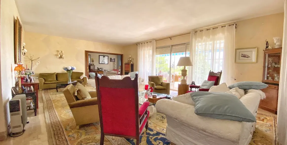 Sale of detached villa in Marbella 25