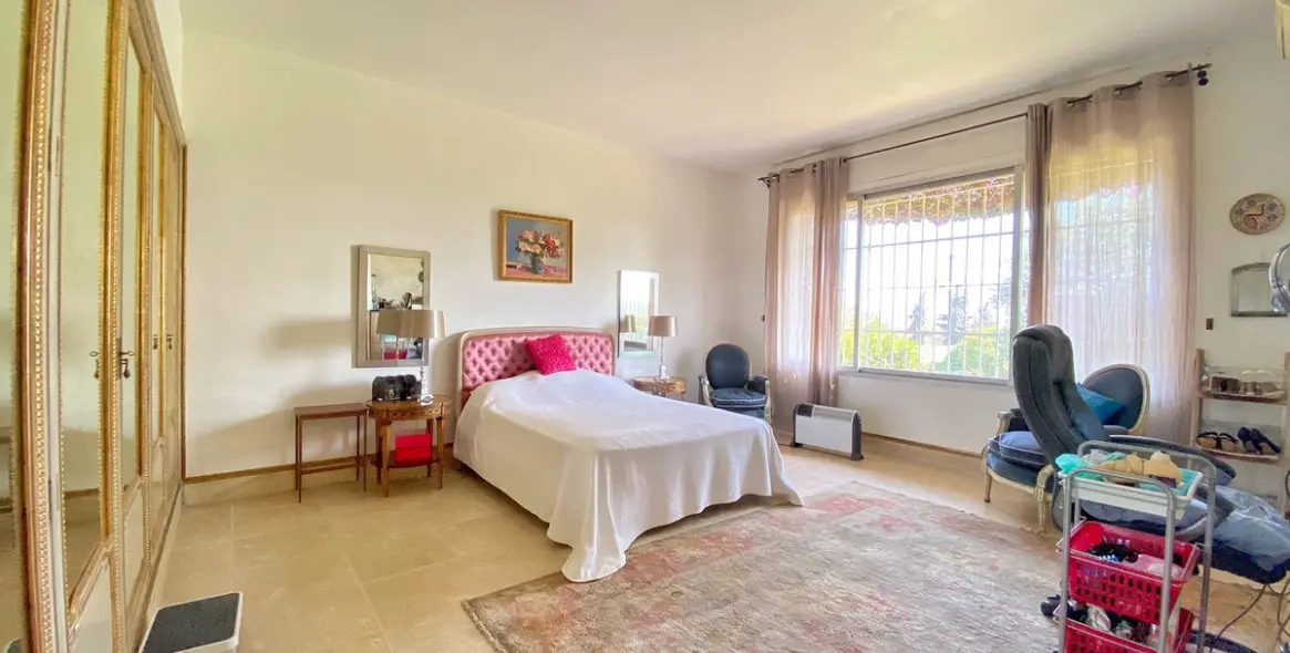 Sale of detached villa in Marbella 35