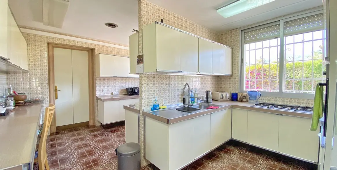 Sale of detached villa in Marbella 40