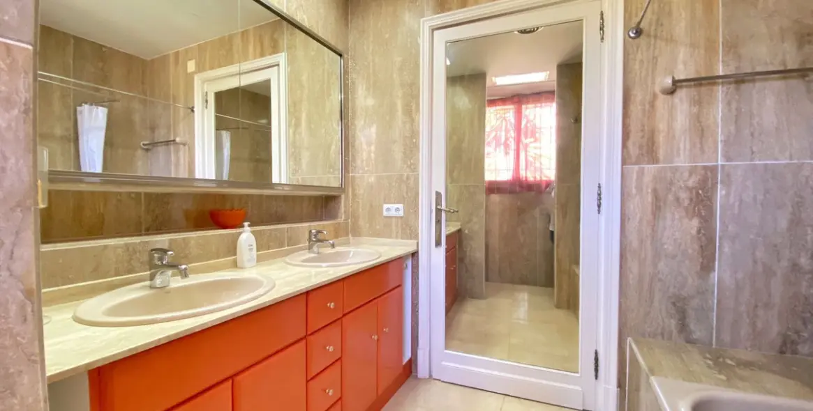 Sale of detached villa in Marbella 47