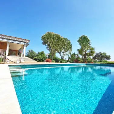 Sale of detached villa in Marbella