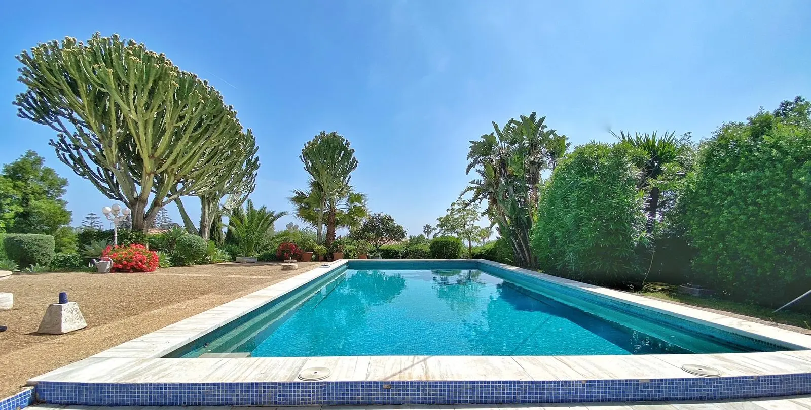 Продажа  отдельно стоящей виллы в Marbella 1