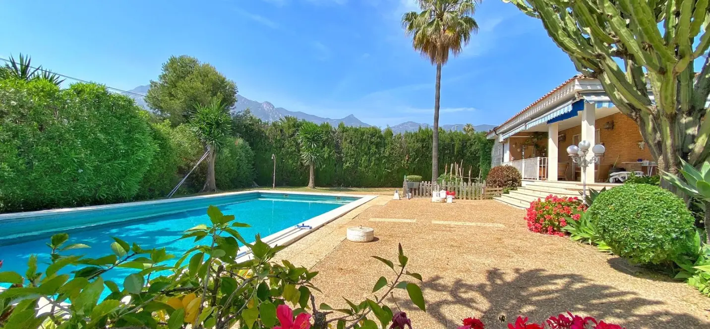 Продажа  отдельно стоящей виллы в Marbella 1