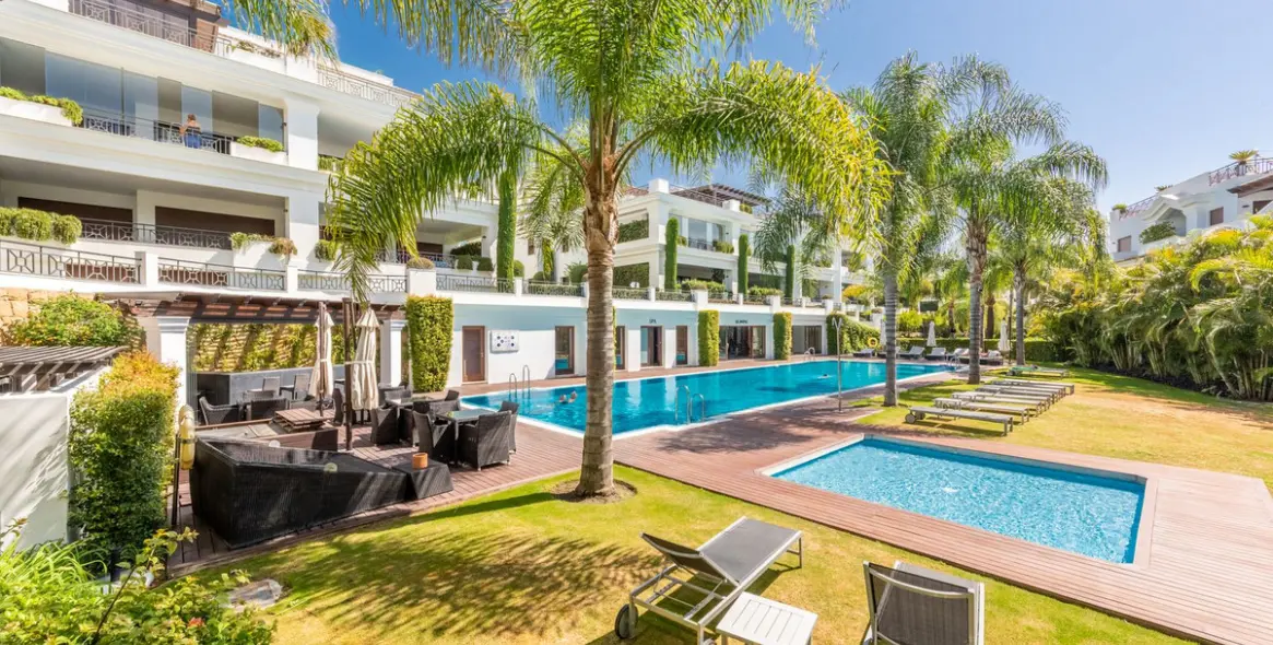 Sale of ground floor apartment in Estepona (district Estepona) 5