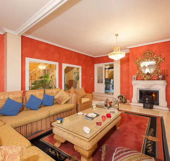 Sale of detached villa in Benalmadena