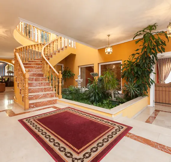 Sale of detached villa in Benalmadena