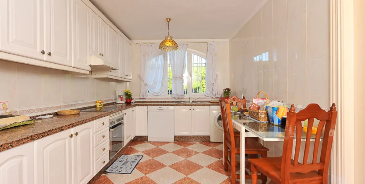 Sale of detached villa in Benalmadena 8