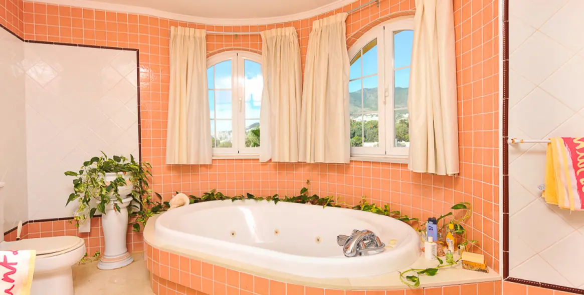 Sale of detached villa in Benalmadena 11