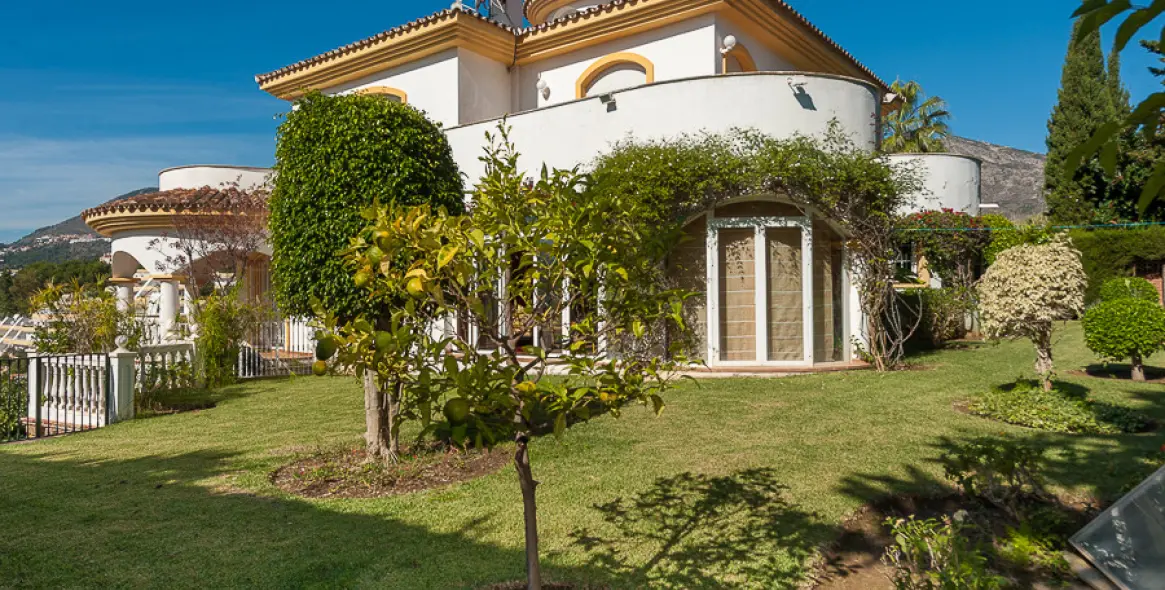 Sale of detached villa in Benalmadena 16