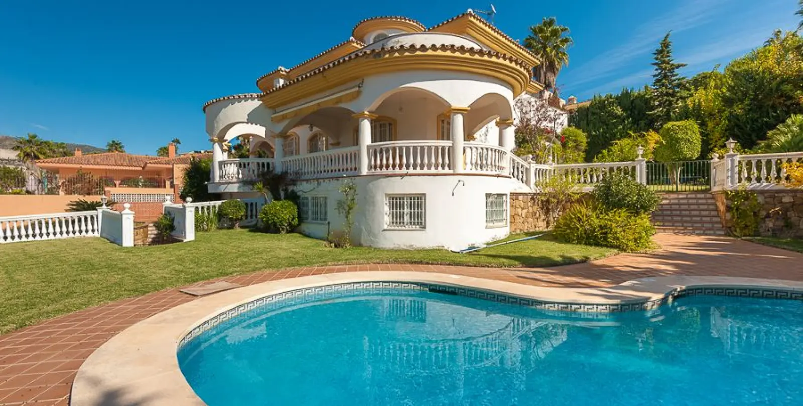 Venta de villa independiente en Benalmadena 1