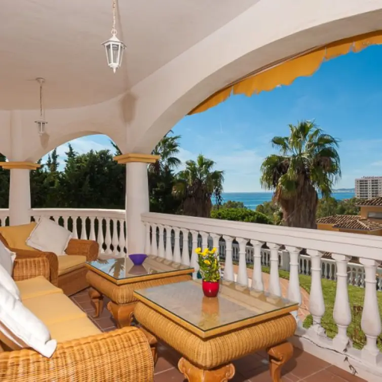Sale of detached villa in Benalmadena