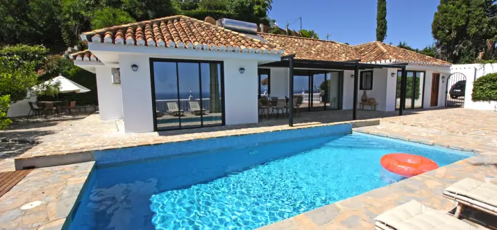 Sale of detached villa in La Capellania 3