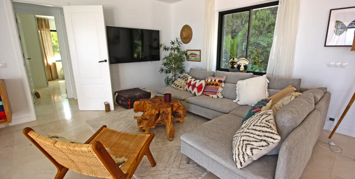 Продажа  отдельно стоящей виллы в La Capellania 15