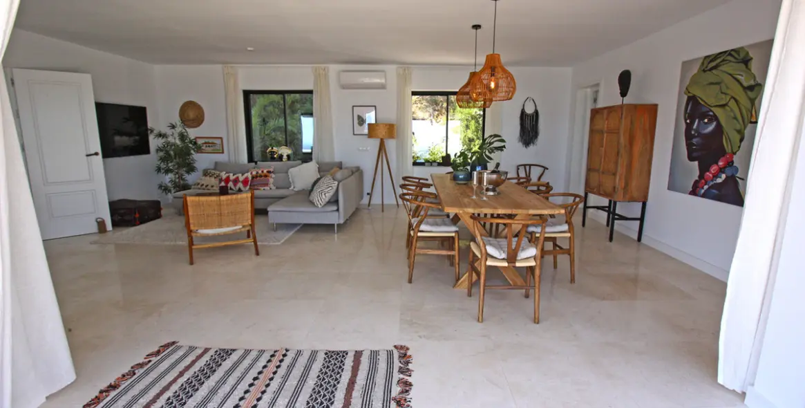 Продажа  отдельно стоящей виллы в La Capellania 18