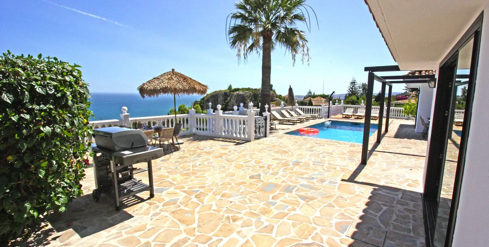 Sale of detached villa in La Capellania 8