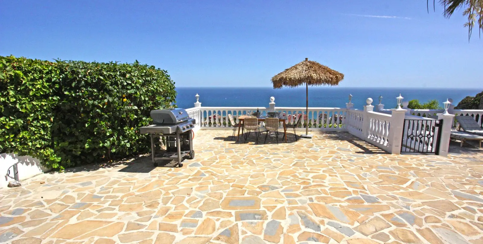 Sale of detached villa in La Capellania 10