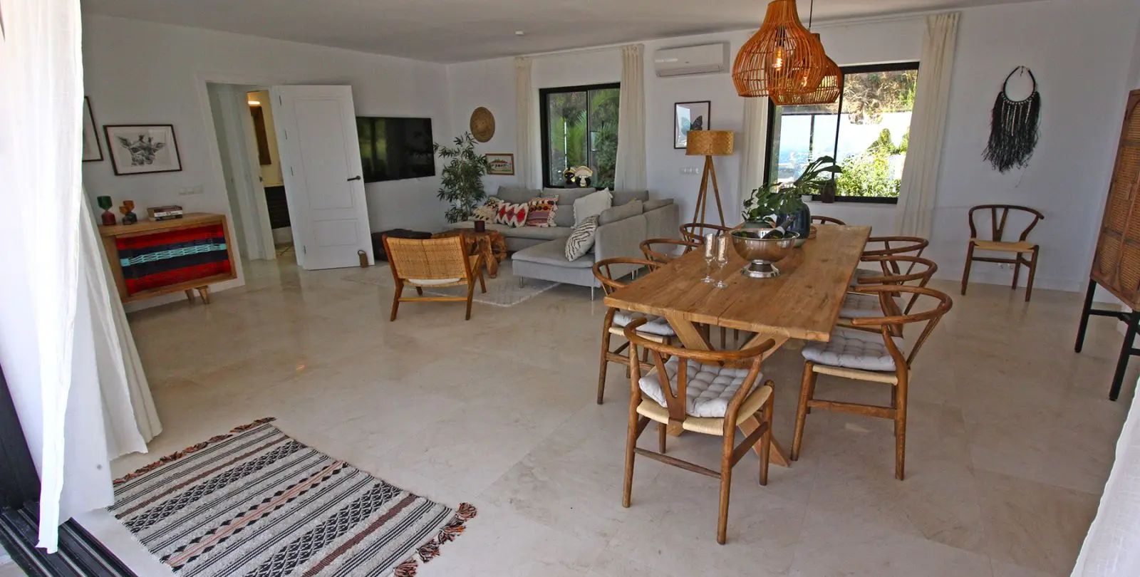 Sale of detached villa in La Capellania 19