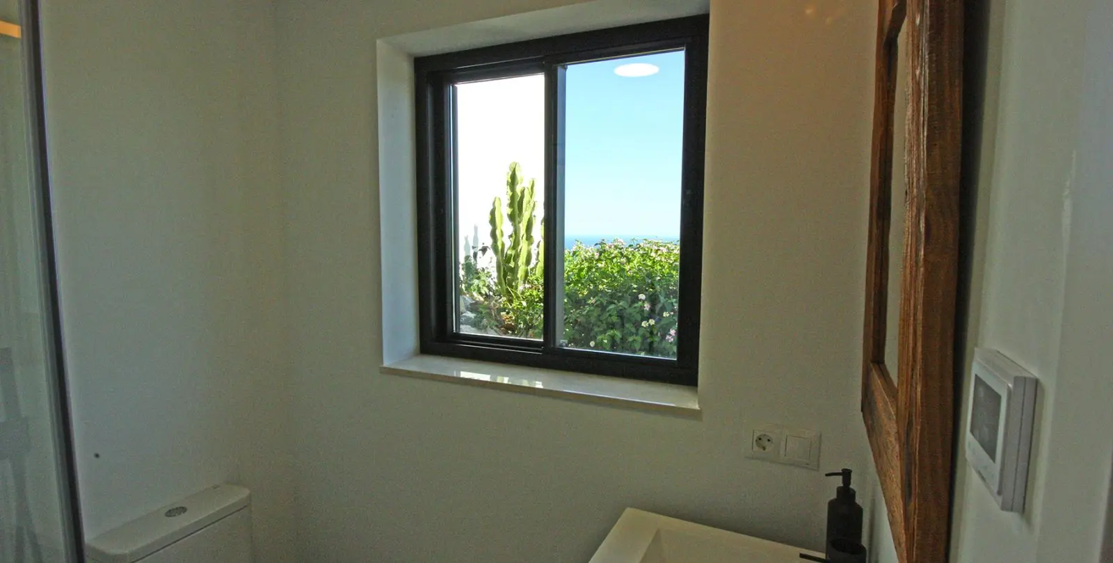 Sale of detached villa in La Capellania 42
