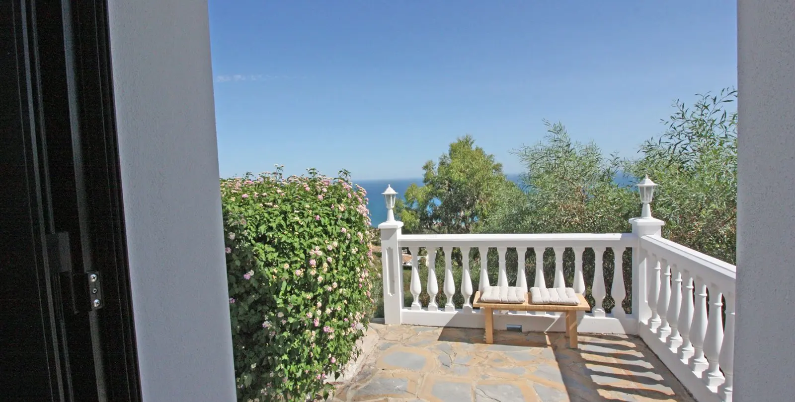 Sale of detached villa in La Capellania 43