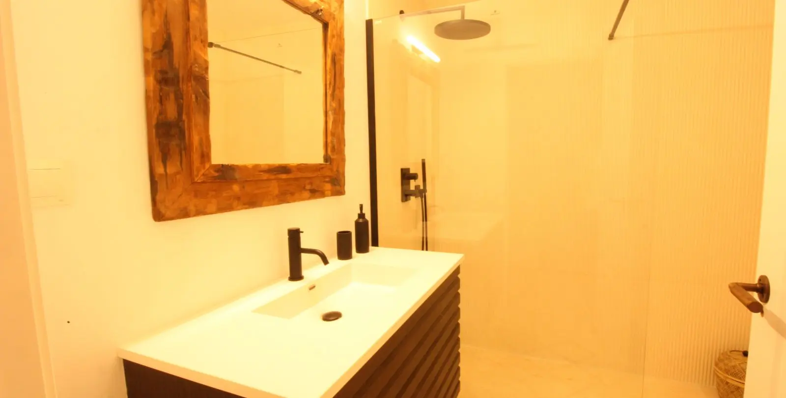 Sale of detached villa in La Capellania 56