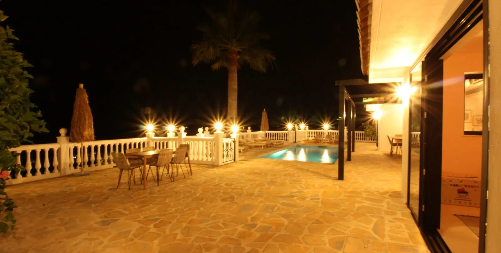 Sale of detached villa in La Capellania 61