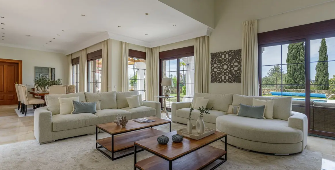 Sale of detached villa in Mijas Golf 10