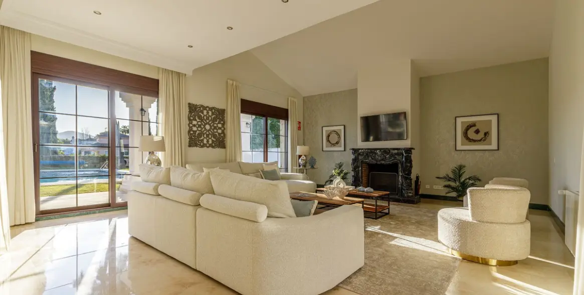 Sale of detached villa in Mijas Golf 11